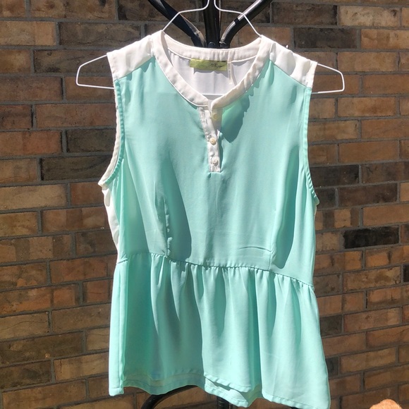 Beautiful blouse whisper Size medium - Picture 1 of 2